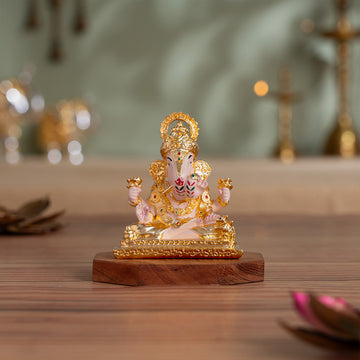 Dagdusheth Halwai Ganpati Murti 
