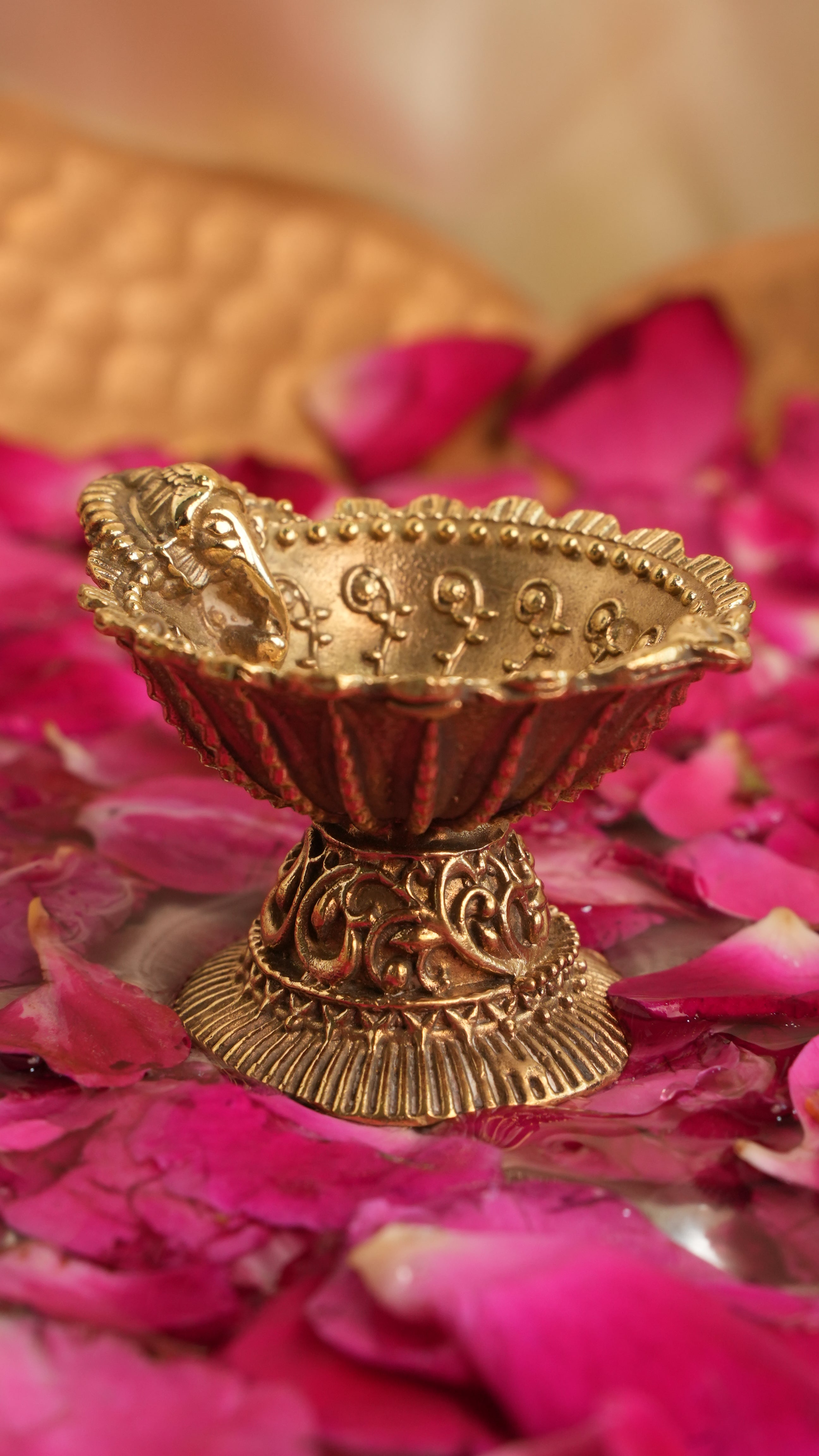 Brass Ganesh Diya – Traditional Lord Ganesha Worship Diya for Prosperity and Blessings