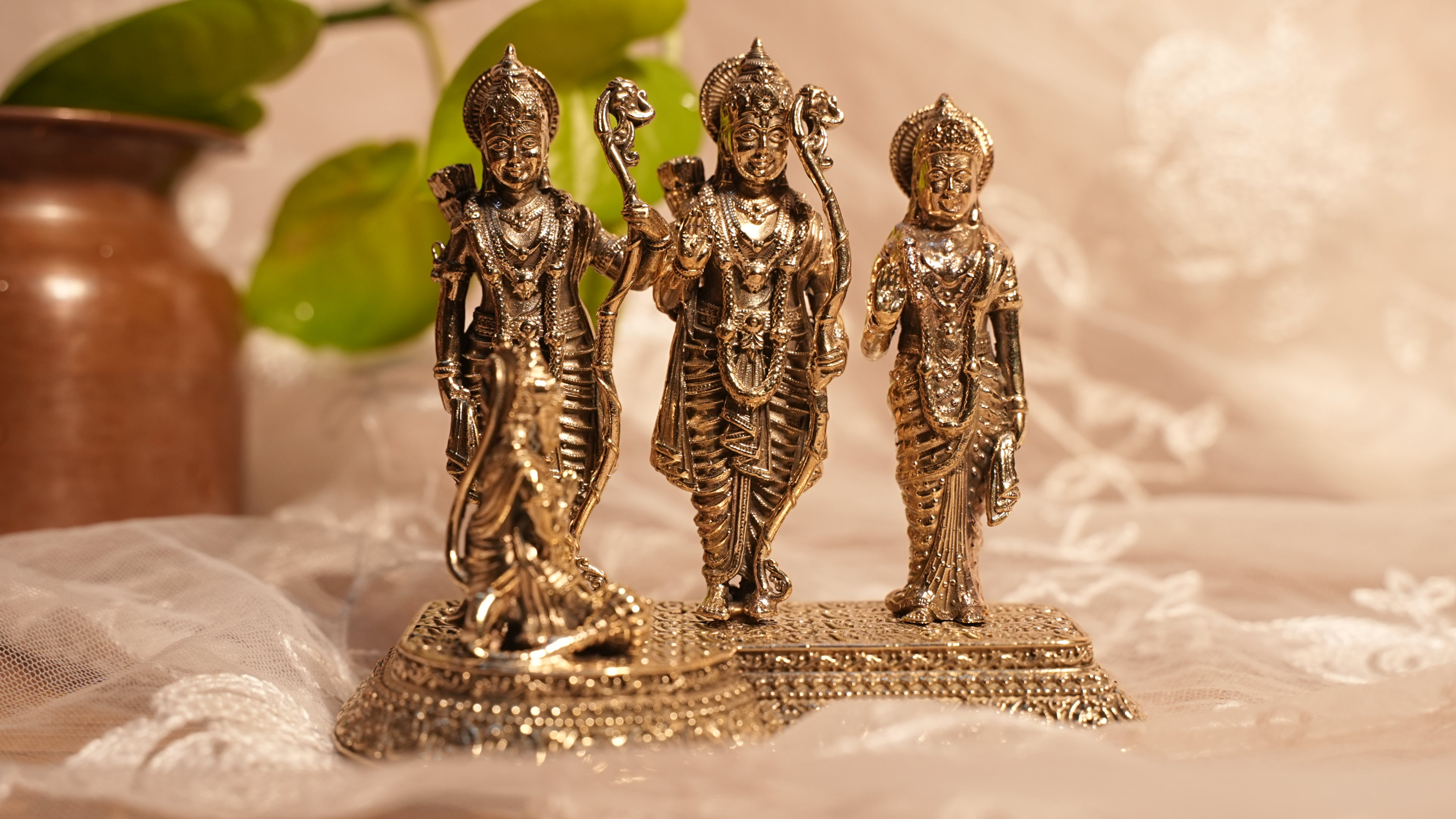 Brass Ram Darbar – 3.75 Inch | Divine Sculpture of Ram, Sita, Lakshman & Hanuman