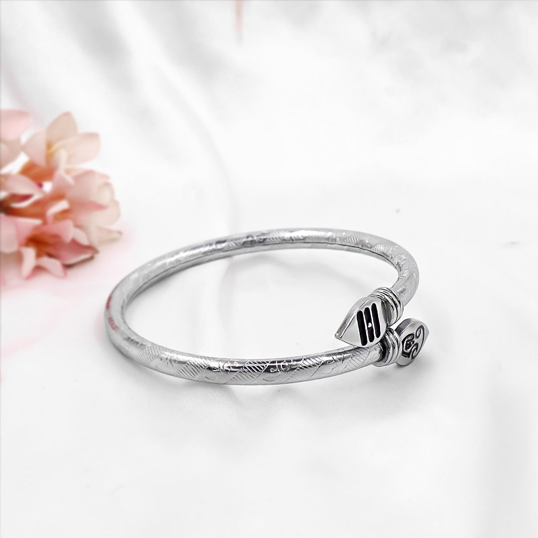 Premium Murugan Vel Kada | Spiritual Jewelry for Strength and Protection with FREE Karungali Bracelet